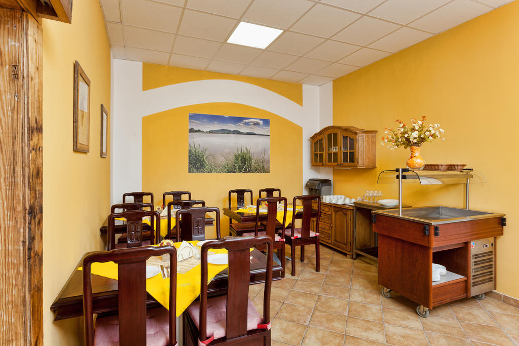 Pohořelice In Vino Bed & Breakfast מראה חיצוני תמונה